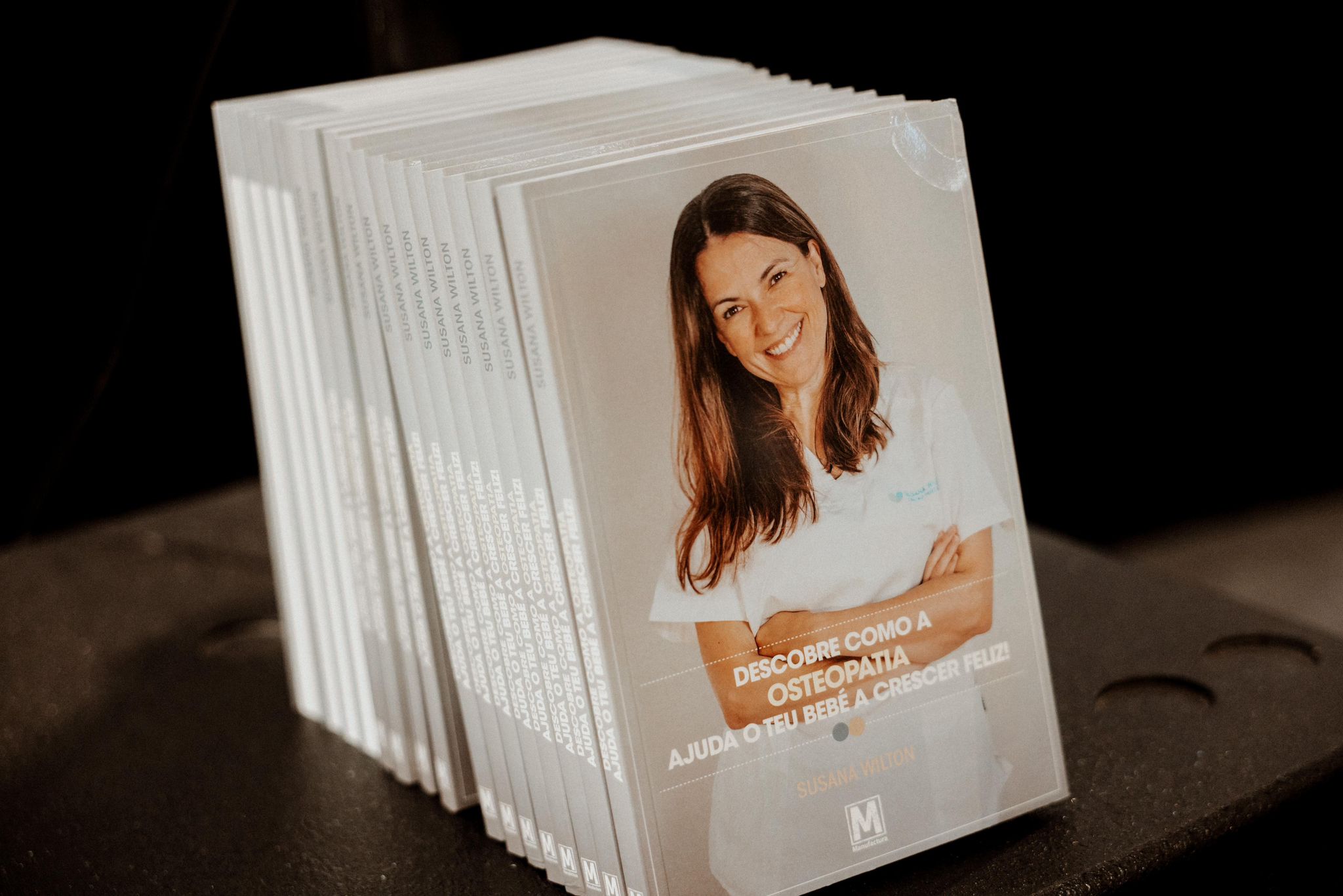 Livros em cima da mesa 